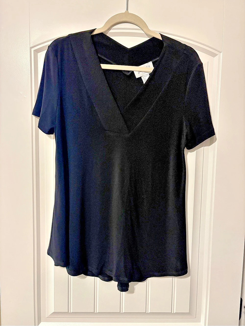 Joseph Ribkoff Black V-Neck Blouse Size Medium Like New